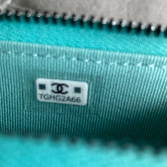 NWT, Chanel O-Cardholder - Picture 10 of 12